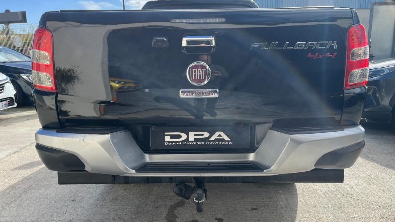 FIAT FULLBACK 2.4D 180 4X4 SERIE SPECIALE LANCEMENT / PREMIERE MAIN