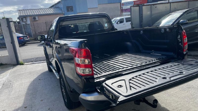 FIAT FULLBACK 2.4D 180 4X4 SERIE SPECIALE LANCEMENT / PREMIERE MAIN