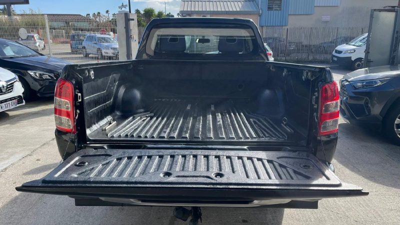 FIAT FULLBACK 2.4D 180 4X4 SERIE SPECIALE LANCEMENT / PREMIERE MAIN