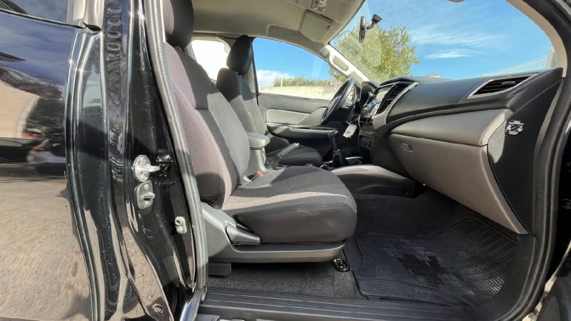 FIAT FULLBACK 2.4D 180 4X4 SERIE SPECIALE LANCEMENT / PREMIERE MAIN