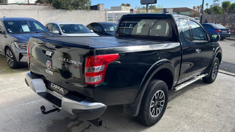 FIAT FULLBACK 2.4D 180 4X4 SERIE SPECIALE LANCEMENT / PREMIERE MAIN