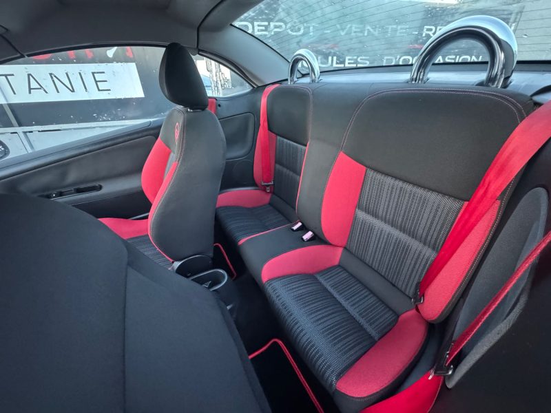 PEUGEOT 207 CC  CABRIOLET 1.6 HDI 112 EDITION 64 2011