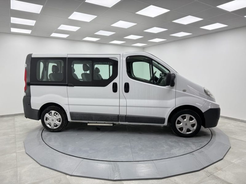 RENAULT TRAFIC PASSENGER L1H1 2.0DCI 90 AUTHENTIQUE 2010