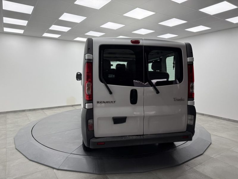 RENAULT TRAFIC PASSENGER L1H1 2.0DCI 90 AUTHENTIQUE 2010