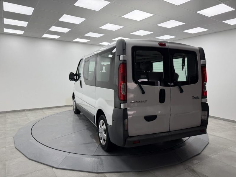 RENAULT TRAFIC PASSENGER L1H1 2.0DCI 90 AUTHENTIQUE 2010
