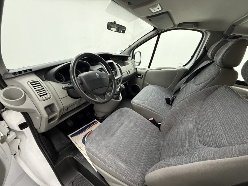 RENAULT TRAFIC PASSENGER L1H1 2.0DCI 90 AUTHENTIQUE 2010