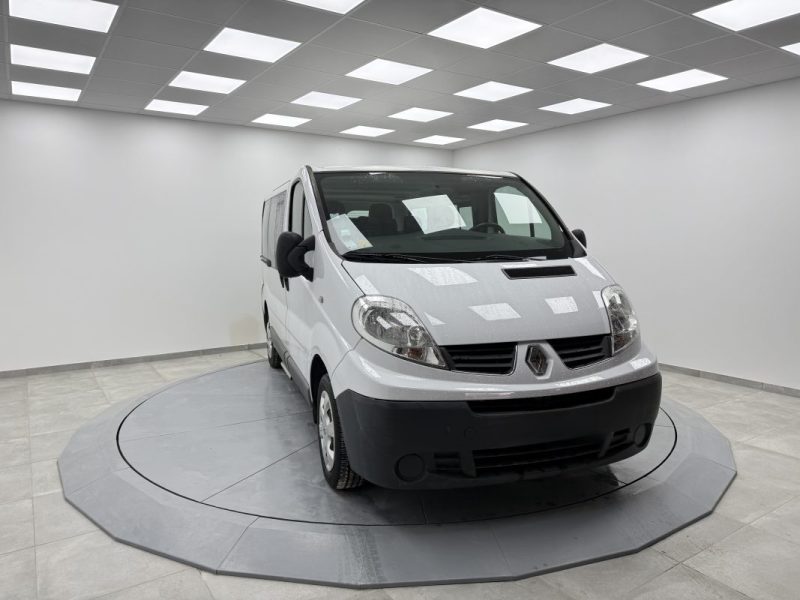 RENAULT TRAFIC PASSENGER L1H1 2.0DCI 90 AUTHENTIQUE 2010