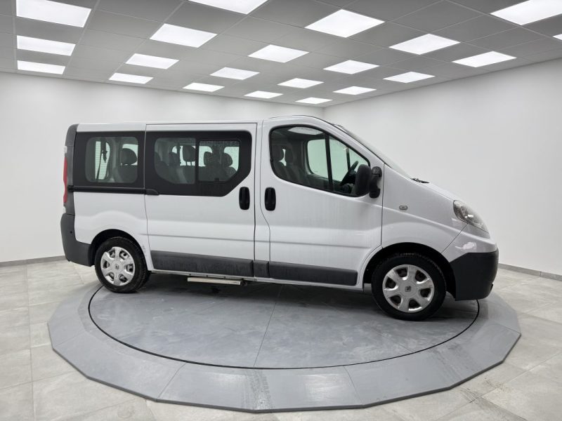 RENAULT TRAFIC PASSENGER L1H1 2.0DCI 90 AUTHENTIQUE 2010