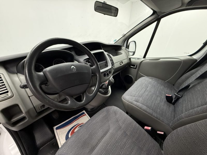 RENAULT TRAFIC PASSENGER L1H1 2.0DCI 90 AUTHENTIQUE 2010