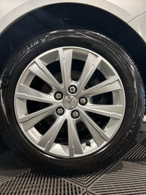 PEUGEOT 308 II 1.2I PURETECH 110CH 