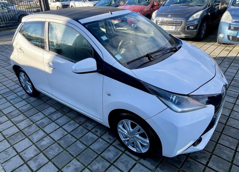 TOYOTA AYGO II 1.0 VVT-70CH RACING X-PLAY X-SHIFT Automatique