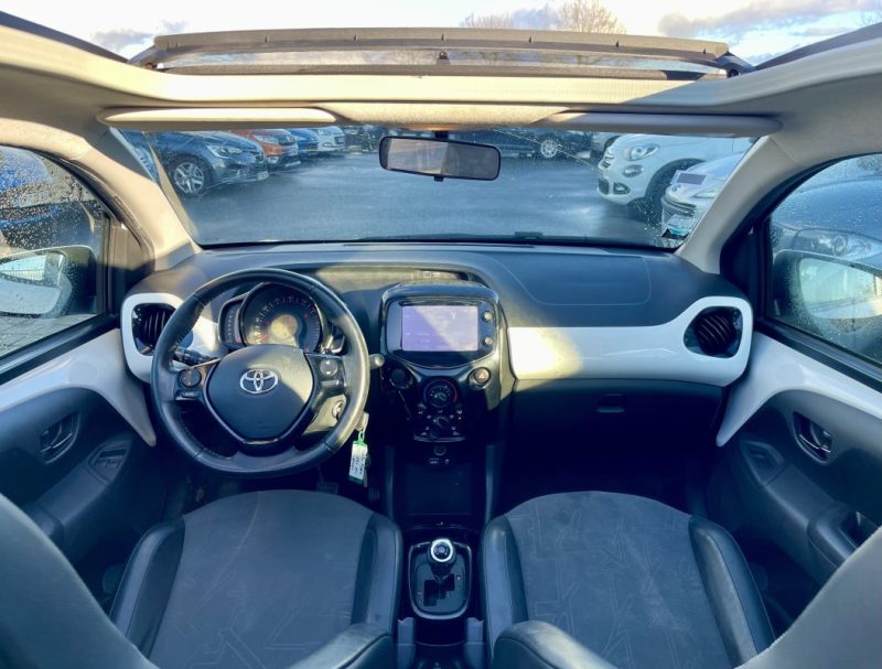 TOYOTA AYGO II 1.0 VVT-70CH RACING X-PLAY X-SHIFT Automatique