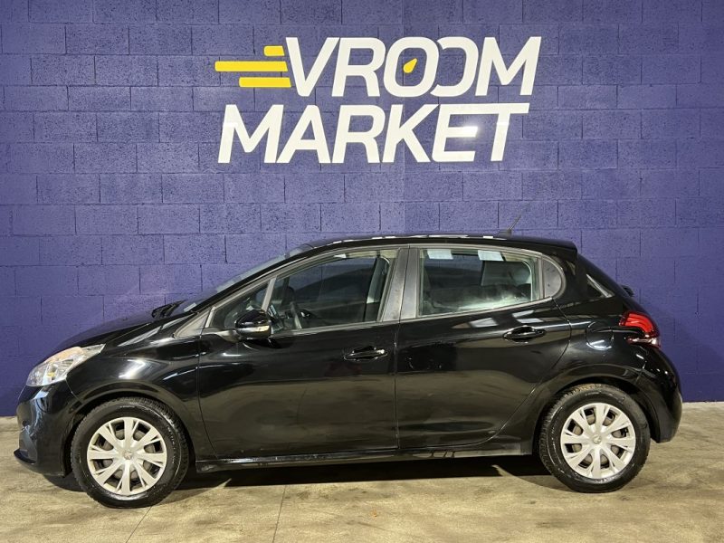 PEUGEOT 208 1.6 BLUE HDI 75CH SOCIETE - SUIVI FACTURES - GPS - 101800KM 