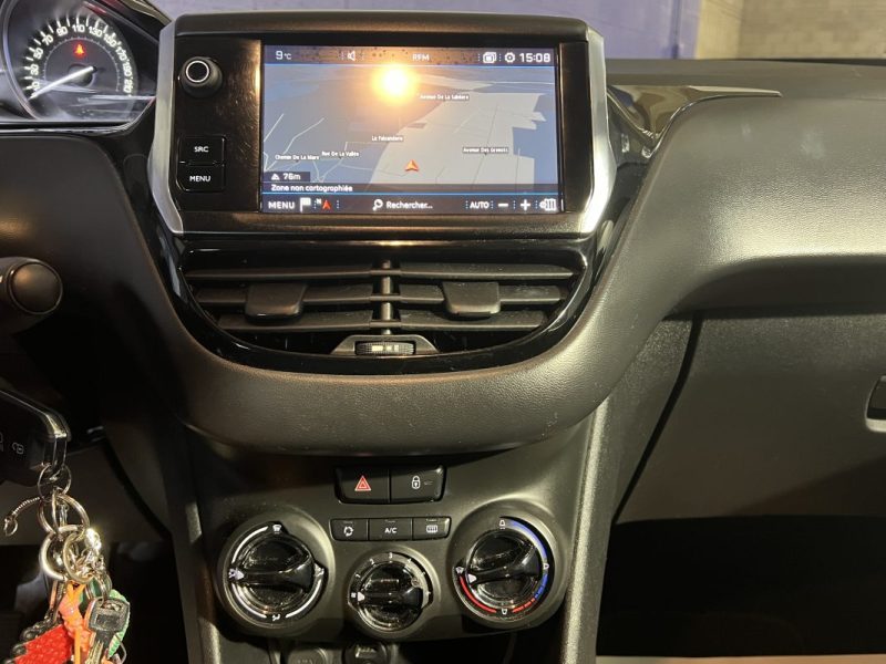 PEUGEOT 208 1.6 BLUE HDI 75CH SOCIETE - SUIVI FACTURES - GPS - 101800KM 