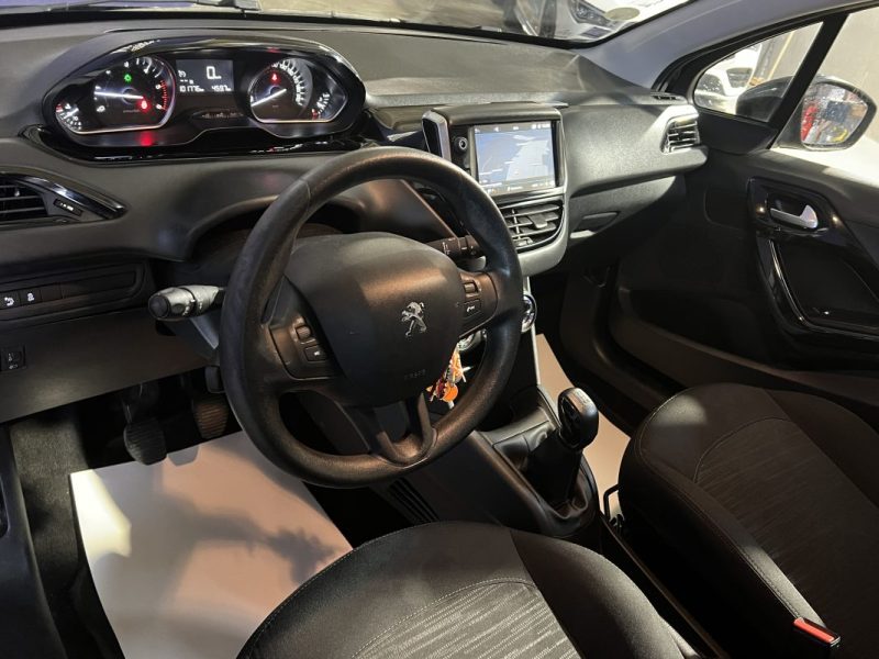 PEUGEOT 208 1.6 BLUE HDI 75CH SOCIETE - SUIVI FACTURES - GPS - 101800KM 