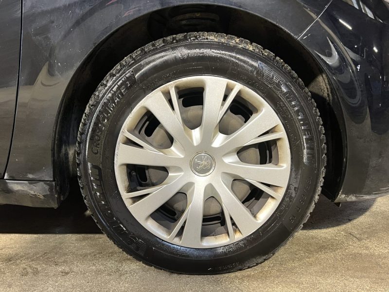 PEUGEOT 208 1.6 BLUE HDI 75CH SOCIETE - SUIVI FACTURES - GPS - 101800KM 