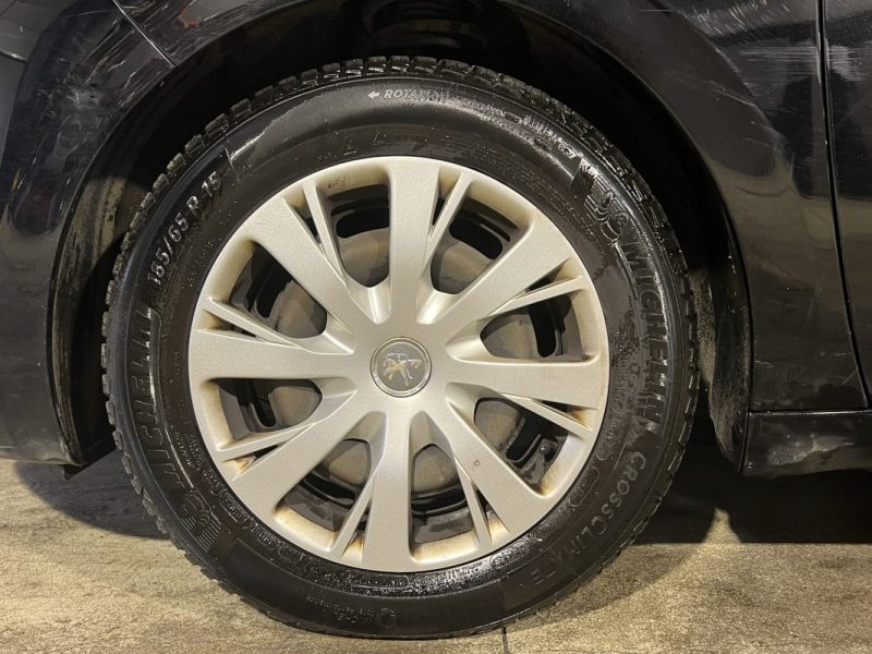 PEUGEOT 208 1.6 BLUE HDI 75CH SOCIETE - SUIVI FACTURES - GPS - 101800KM 