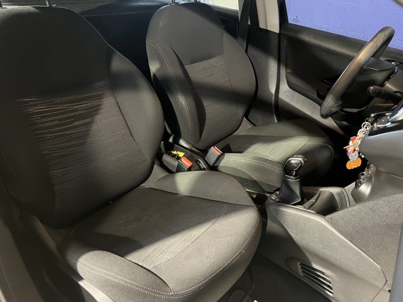 PEUGEOT 208 1.6 BLUE HDI 75CH SOCIETE - SUIVI FACTURES - GPS - 101800KM 