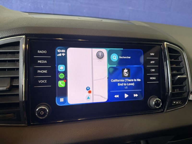 SKODA KAROQ 1.6 TDI DSG7 BUISNESS / SELLERIE FULL CUIR / CAR PLAY / CAMÉRA / 172 000km / 2018