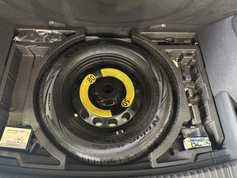 SKODA KAROQ 1.6 TDI DSG7 BUISNESS / SELLERIE FULL CUIR / CAR PLAY / CAMÉRA / 172 000km / 2018