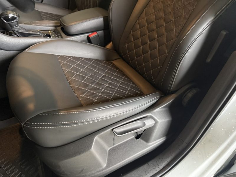 SKODA KAROQ 1.6 TDI DSG7 BUISNESS / SELLERIE FULL CUIR / CAR PLAY / CAMÉRA / 172 000km / 2018