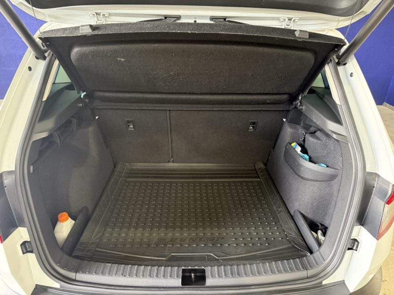 SKODA KAROQ 1.6 TDI DSG7 BUISNESS / SELLERIE FULL CUIR / CAR PLAY / CAMÉRA / 172 000km / 2018