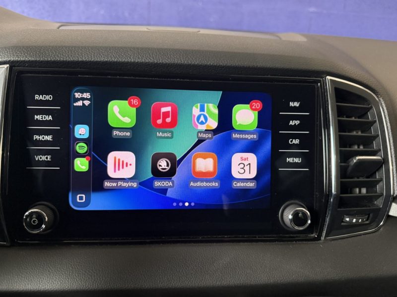 SKODA KAROQ 1.6 TDI DSG7 BUISNESS / SELLERIE FULL CUIR / CAR PLAY / CAMÉRA / 172 000km / 2018