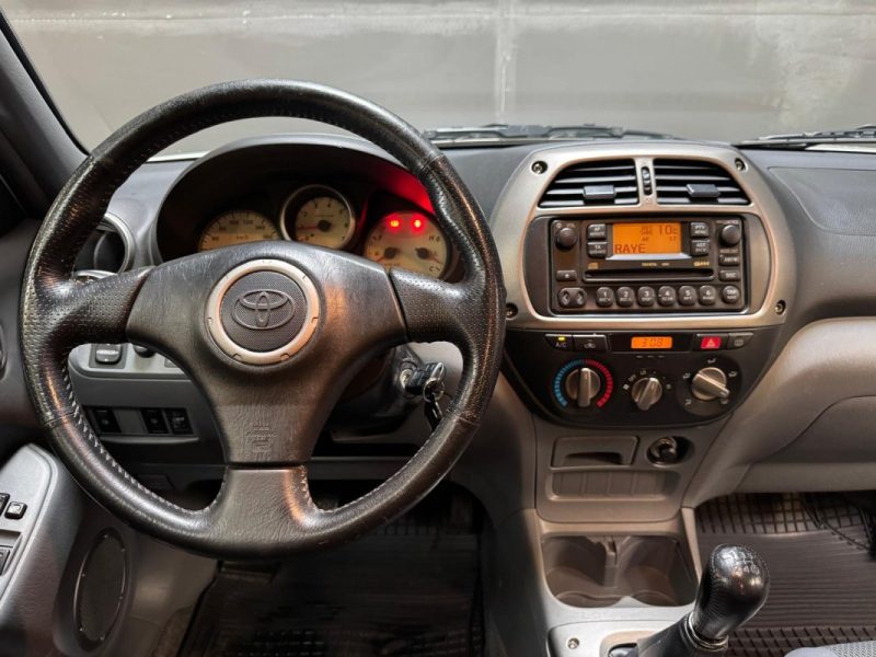 TOYOTA RAV4 2.0 D-4D 115CV 4X4 3 PORTES 2005