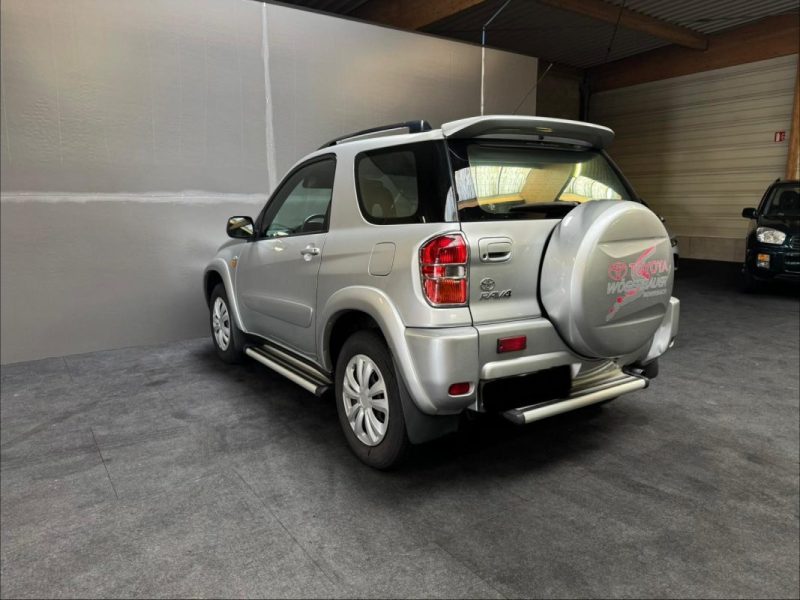 TOYOTA RAV4 2.0 D-4D 115CV 4X4 3 PORTES 2005
