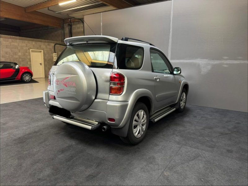 TOYOTA RAV4 2.0 D-4D 115CV 4X4 3 PORTES 2005