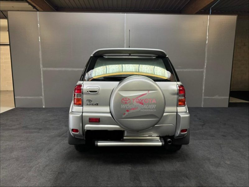 TOYOTA RAV4 2.0 D-4D 115CV 4X4 3 PORTES 2005