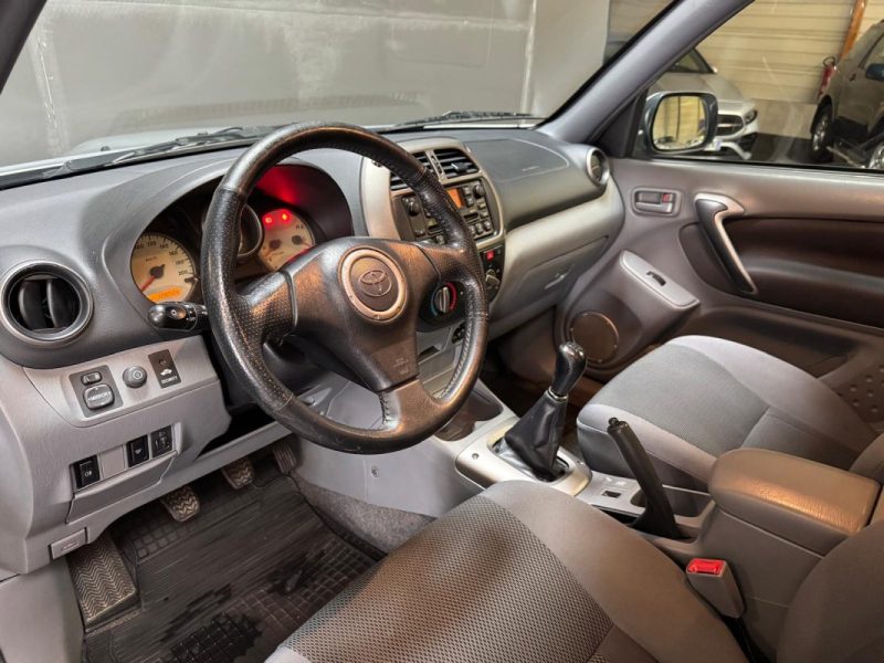 TOYOTA RAV4 2.0 D-4D 115CV 4X4 3 PORTES 2005