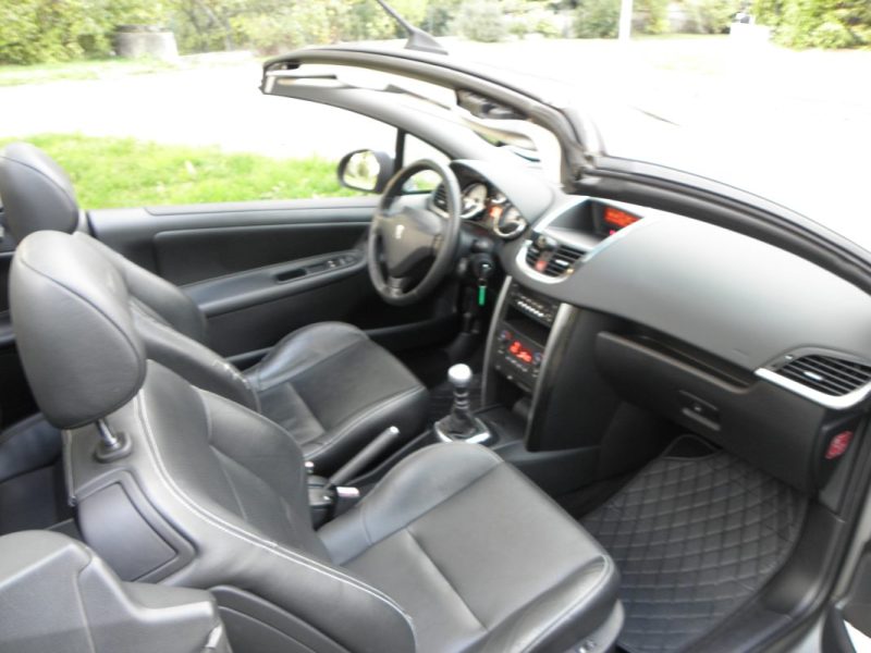 PEUGEOT 207 CC 1.6 HDI 112 FAP FÉLINE BV6 2011