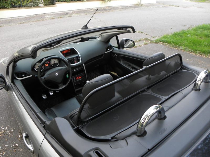 PEUGEOT 207 CC 1.6 HDI 112 FAP FÉLINE BV6 2011