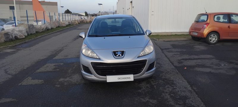 PEUGEOT 207 1.4 ESSENCE 75 CV  AN 11 PHASE 2  110 KM PROPRE BIEN EQUIPEE