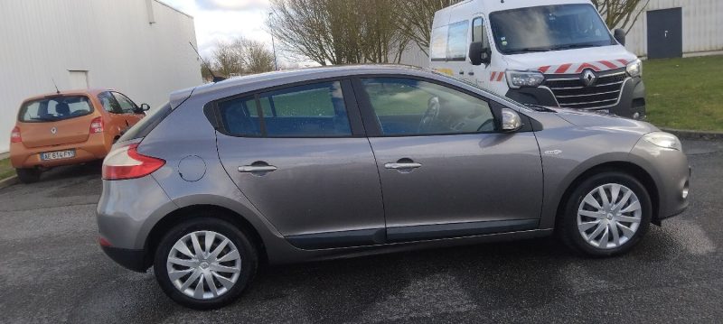 RENAULT MEGANE 3  1.5 DCI 90 CV AN 10 PROPRE BIEN EQUIPE 1 ERE MAIN