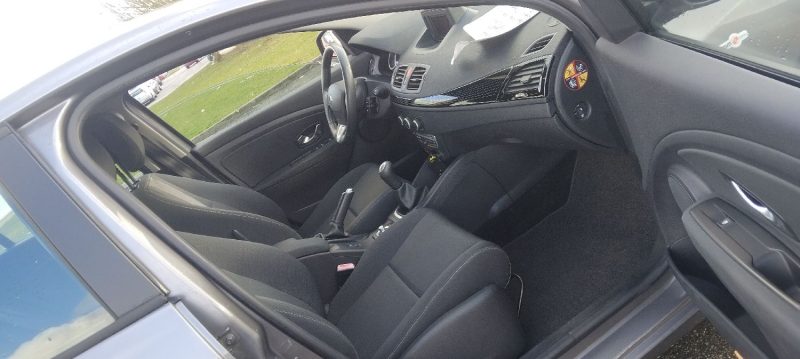 RENAULT MEGANE 3  1.5 DCI 90 CV AN 10 PROPRE BIEN EQUIPE 1 ERE MAIN