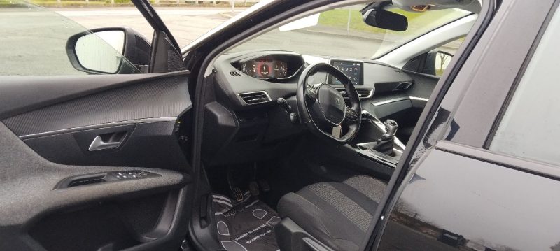 PEUGEOT 3008 HDI 130 CV AN 18 BIEN EQUIPE 126 KM