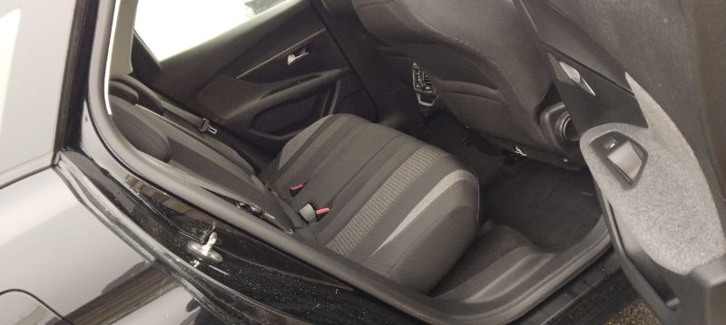 PEUGEOT 3008 HDI 130 CV AN 18 BIEN EQUIPE 126 KM