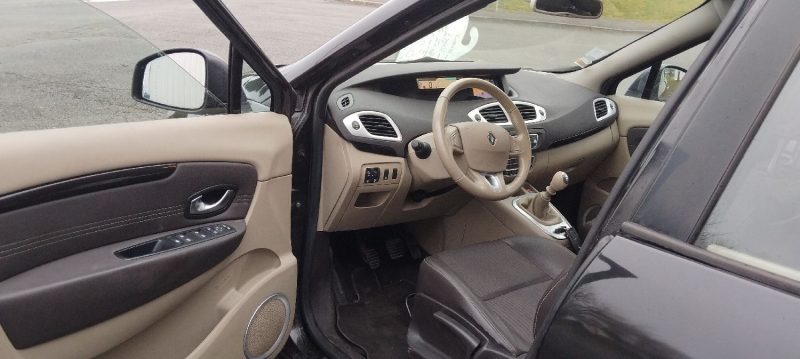 RENAULT GRAND SCENIC 3  1.5 DCI 105 CV AN 10 PROPRE 7 PLACES 145 KM