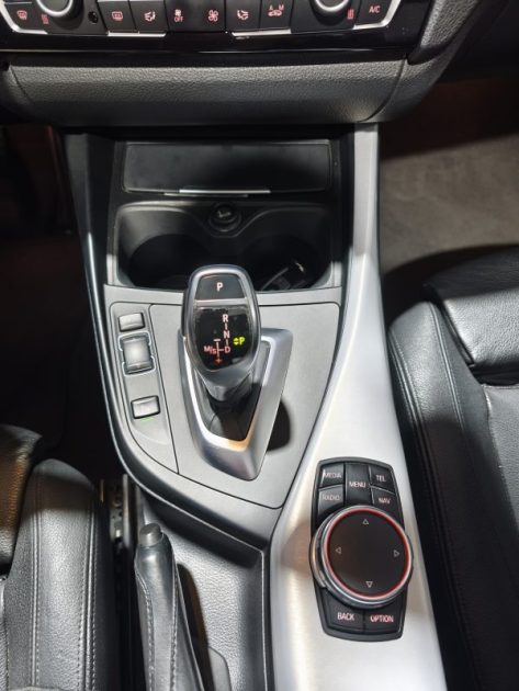 BMW  SERIE 1 120DA 190 CV FINITION URBANCHIC BOITE AUTOMATIQUE REVISION À JOUR 