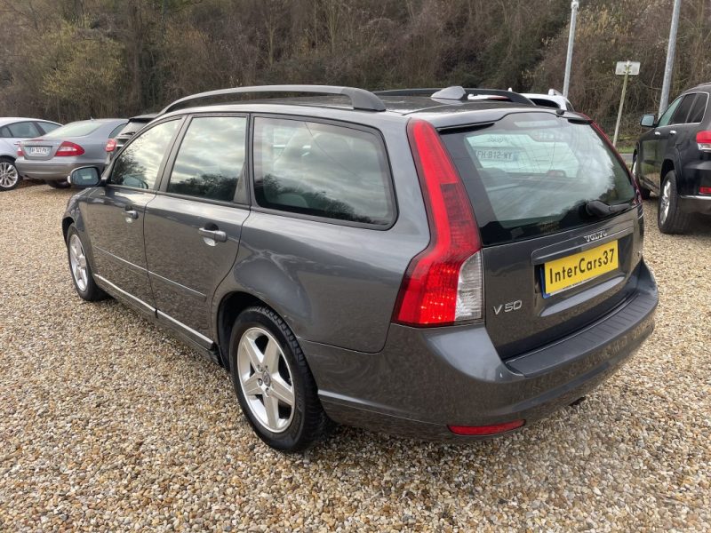 VOLVO V50 1.6 D MOMENTUM 2008