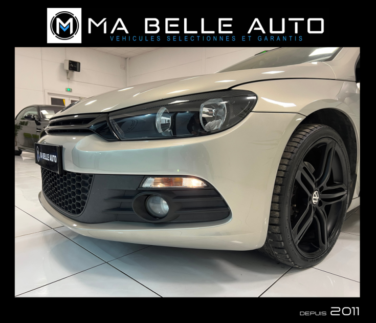 VOLKSWAGEN SCIROCCO 1.4 TSI 160 SPORTLINE DSG / carnet / GPS JA18 TOIT PANORAMIQUE