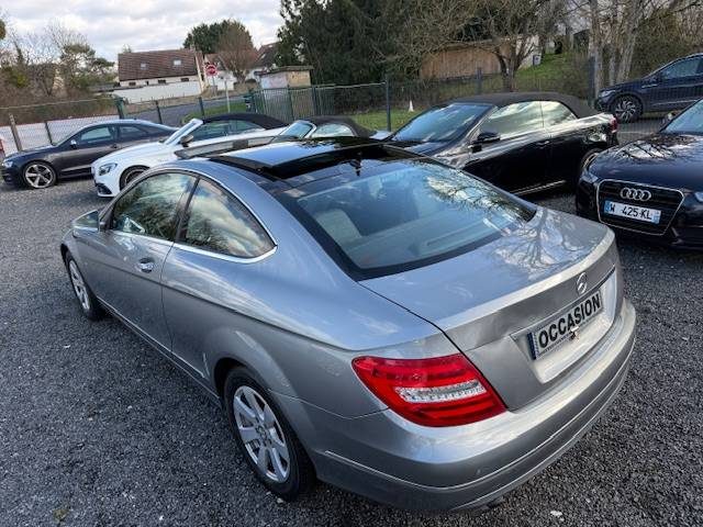 MERCEDES-BENZ C-KLASSE C   180 CGI BLUEEFFICIENCY 2012 - 32957KM