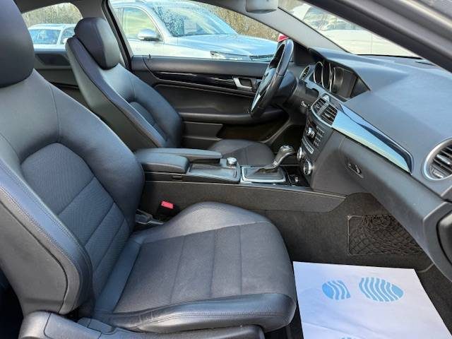 MERCEDES-BENZ C-KLASSE C   180 CGI BLUEEFFICIENCY 2012 - 32957KM