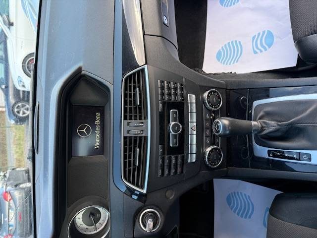 MERCEDES-BENZ C-KLASSE C   180 CGI BLUEEFFICIENCY 2012 - 32957KM