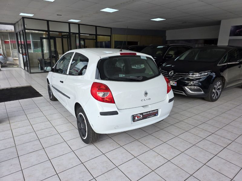 RENAULT CLIO III AUTHENTIQUE 1.5DCI 70 2008 180000km