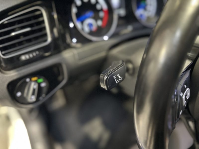 VOLKSWAGEN GOLF 7R SW 300ch 4Motion DSG 6 - Toit Ouvrant - Apple Carplay