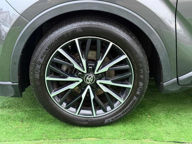 TOYOTA C-HR 122H DYNAMIC 2WD E-CVT RC18 hybride GARANTIE 12 MOIS 