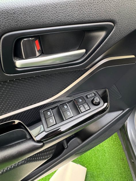 TOYOTA C-HR 122H DYNAMIC 2WD E-CVT RC18 hybride GARANTIE 12 MOIS 